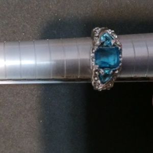 Womans Ring Silvertone Blue Stone 6
